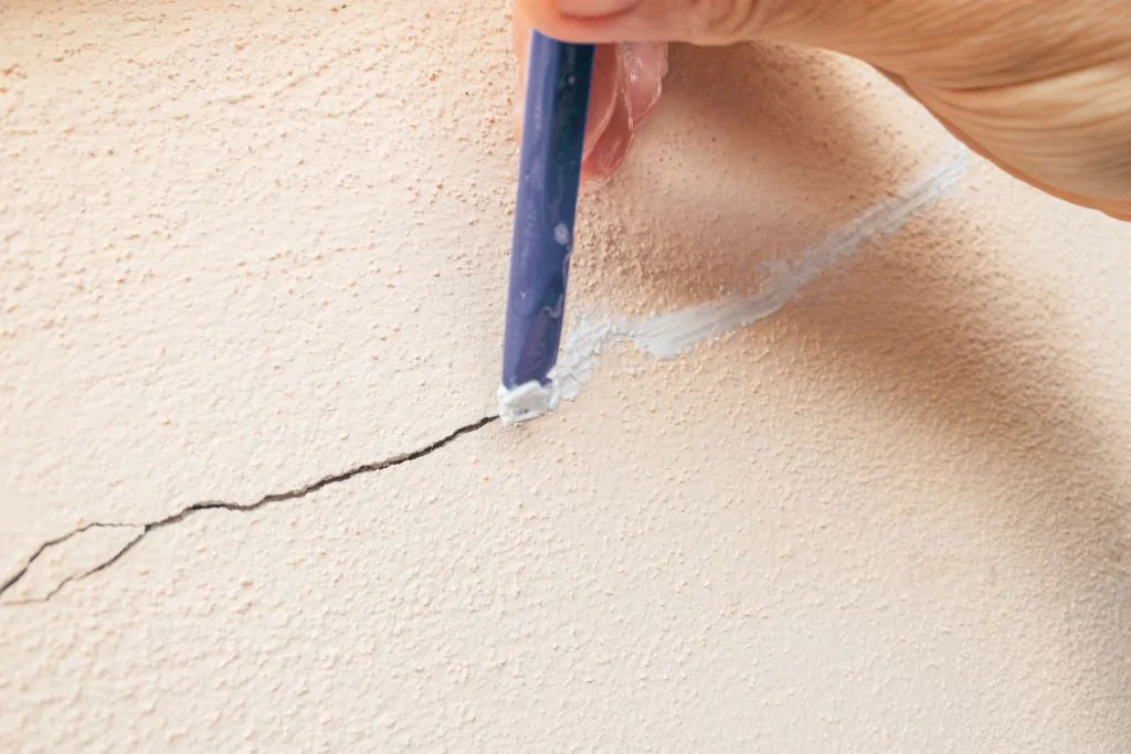 Fixing Cracks on Stucco - Stucco and Roofing Contractors Albuquerque
