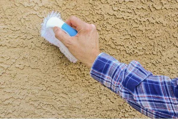 How to Clean Stucco Without a Pressure Washer